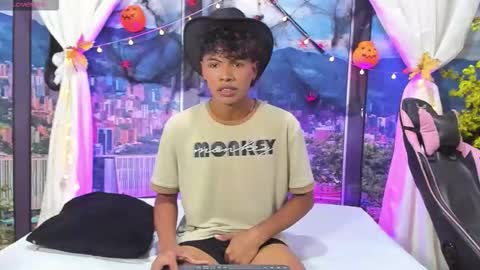 miltondelis online show from October 18, 3:55 am