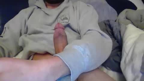 Snapshot of minnesotaguy2525 chatting on December 19, 1:07 am Minnesota Guy online show from December 19, 1:07 am