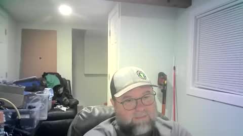 Mr. Happy online show from March 26, 6:28 am