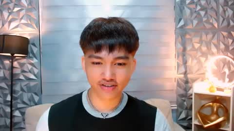 Snapshot of mister_officer chatting on February 3, 2:45 pm SAINT SACHI will make your day online show from February 3, 2:45 pm