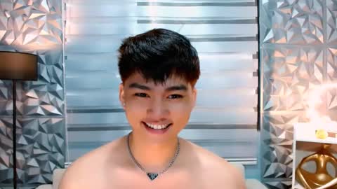 Snapshot of mister_officer chatting on February 5, 4:37 pm SAINT SACHI will make your day online show from February 5, 4:37 pm