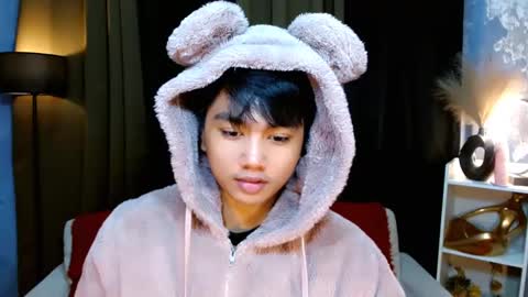Snapshot of mister_officer chatting on December 8, 9:02 am SAINT SACHI will make your day online show from December 8, 9:02 am