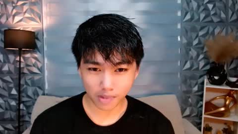 Snapshot of mister_officer chatting on December 13, 2:16 pm SAINT SACHI will make your day online show from December 13, 2:16 pm