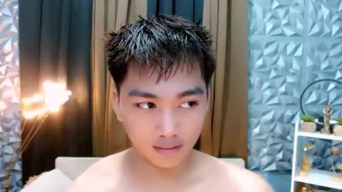 Snapshot of mister_officer chatting on September 25, 9:19 am SAINT SACHI will make your day online show from September 25, 9:19 am