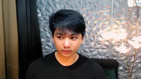 Snapshot of mister_officer chatting on December 13, 12:53 am SAINT SACHI will make your day online show from December 13, 12:53 am