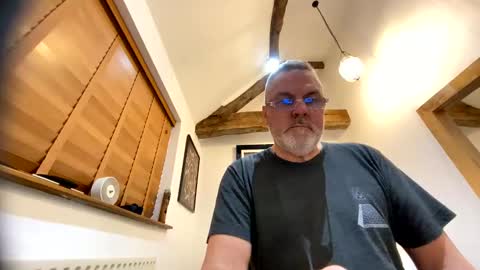 Misterblivs online show from December 17, 9:07 am