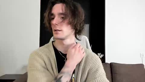Snapshot of misterhult chatting on February 16, 2:43 pm My name is Anton Bogatyrev online show from February 16, 2:43 pm