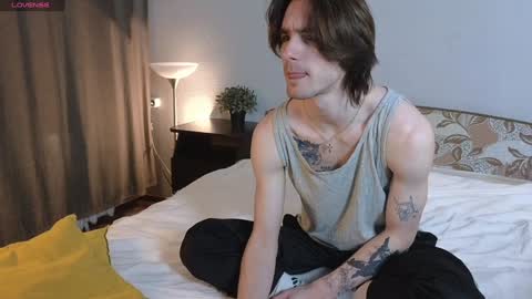 Snapshot of misterhult chatting on January 17, 8:34 am My name is Anton Bogatyrev online show from January 17, 8:34 am