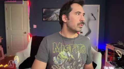 Snapshot of mistermikey24 chatting on October 19, 5:38 pm Mikey Jerkoff online show from October 19, 5:38 pm