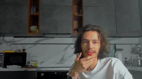 MitchelKurse online show from June 25, 8:57 pm