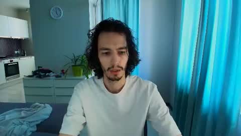 MitchelKurse online show from June 23, 3:59 pm