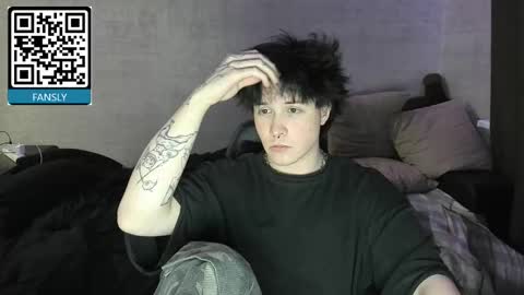 MeowMiku online show from November 9, 8:35 pm