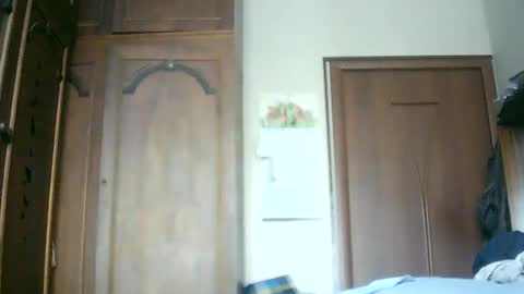 Snapshot of mlkklm47 chatting on January 6, 10:46 am mlkklm47 online show from January 6, 10:46 am