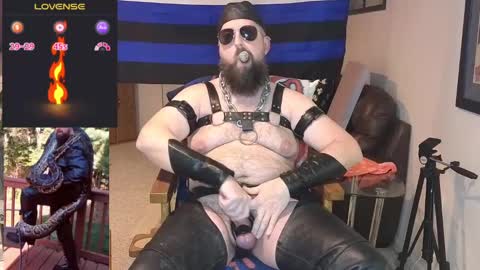 Snapshot of mmazsnake chatting on December 7, 12:31 am SMOKINsnakeEYEZ online show from December 7, 12:31 am