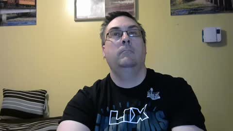 Snapshot of mmr45 chatting on October 5, 4:27 am mmr45 online show from October 5, 4:27 am
