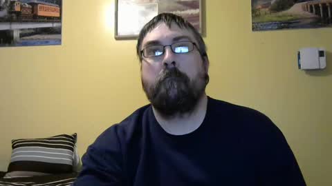 Snapshot of mmr45 chatting on December 10, 5:28 am mmr45 online show from December 10, 5:28 am