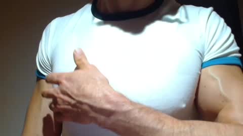 Snapshot of mmuscularman chatting on September 26, 7:17 am mmuscularman online show from September 26, 7:17 am