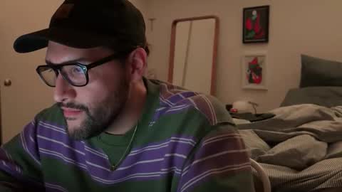 molten_escargot online show from February 5, 3:55 am