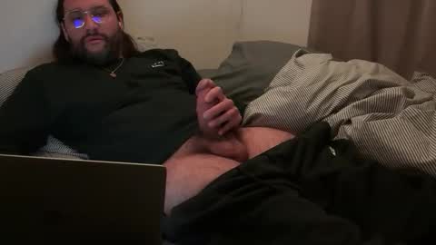 molten_escargot online show from April 19, 9:42 am