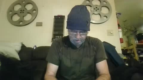 Snapshot of mondaymonday chatting on January 3, 4:27 pm mondaymonday online show from January 3, 4:27 pm