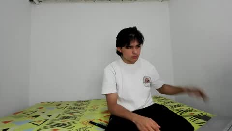monky_0002 online show from May 28, 3:43 pm