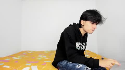 monky_0002 online show from May 18, 3:38 pm