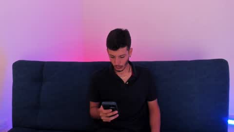 Snapshot of monster_cock4u_ chatting on September 17, 1:39 am monster_cock4u_ online show from September 17, 1:39 am