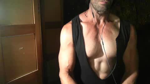 Snapshot of monsterdildos chatting on December 14, 5:07 am monsterdildos online show from December 14, 5:07 am