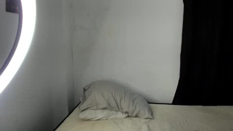 montes_juan online show from September 11, 7:13 pm