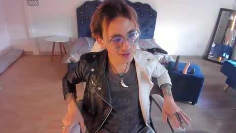 Moon online show from October 7, 8:46 pm