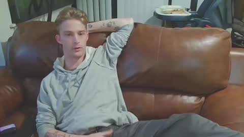 M00SE online show from December 17, 8:34 am