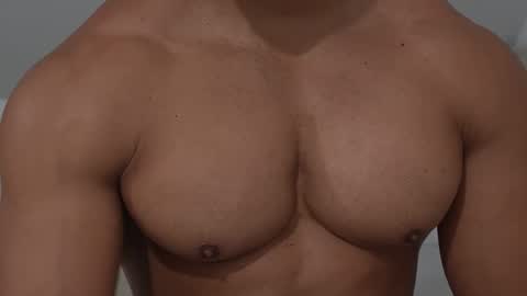 moreno1muscular online show from November 16, 9:06 pm