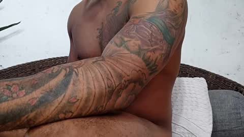 Snapshot of moreno_lutador chatting on December 30, 4:51 pm John john online show from December 30, 4:51 pm