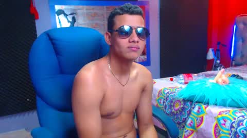 MorenoFullHot online show from December 13, 11:39 pm