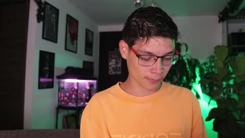 Snapshot of morgan_hiller chatting on February 7, 1:04 am online show from February 7, 1:04 am