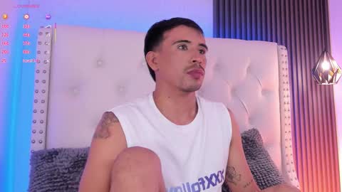 Aaron. online show from October 20, 8:07 am