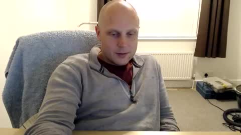 Snapshot of mr_baldy chatting on October 11, 12:03 am Mr Baldy Likes to Chat online show from October 11, 12:03 am