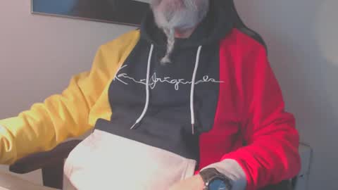 Snapshot of mr_boombastic2021 chatting on January 2, 10:48 am mr_boombastic2021 online show from January 2, 10:48 am