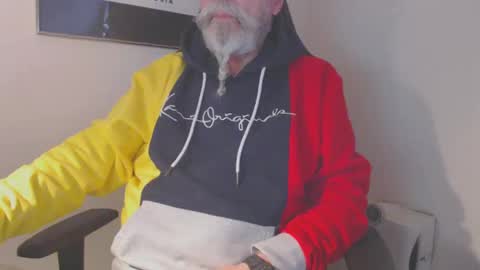 Snapshot of mr_boombastic2021 chatting on December 27, 10:23 am mr_boombastic2021 online show from December 27, 10:23 am