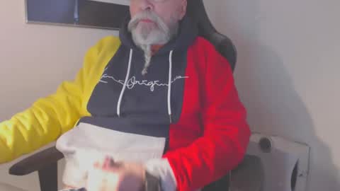 Snapshot of mr_boombastic2021 chatting on January 3, 11:25 am mr_boombastic2021 online show from January 3, 11:25 am