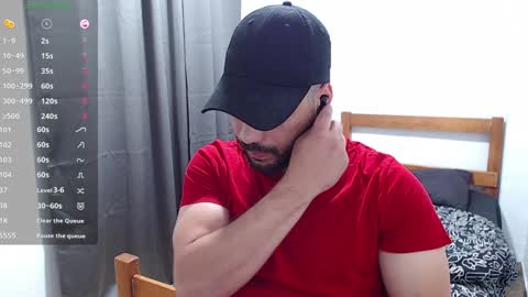 Snapshot of mr_chr1s chatting on December 6, 1:00 pm chris online show from December 6, 1:00 pm