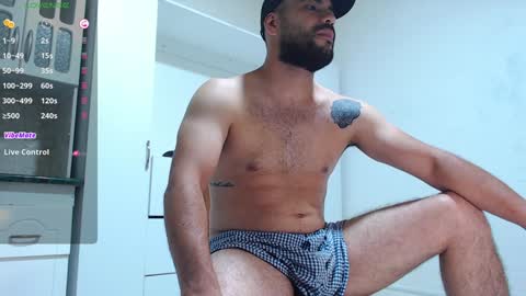 Snapshot of mr_chr1s chatting on January 18, 9:34 pm chris online show from January 18, 9:34 pm