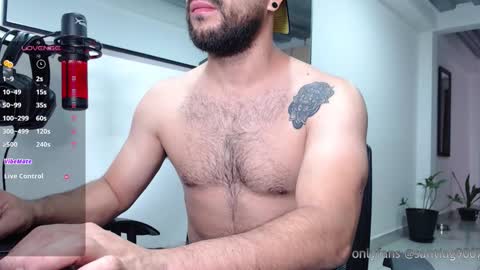 Snapshot of mr_chr1s chatting on October 4, 12:43 pm chris online show from October 4, 12:43 pm