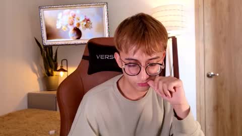 Mr Evans online show from November 13, 6:01 pm