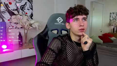 Kris online show from February 4, 6:38 pm