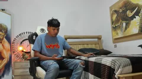 mr_stiven_ online show from June 5, 6:52 am