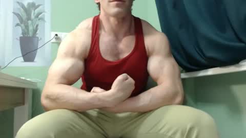Snapshot of mrbiceps_23 chatting on February 24, 4:47 pm Mrbiceps23 online show from February 24, 4:47 pm