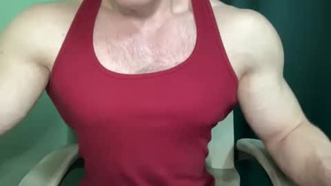 Snapshot of mrbiceps_23 chatting on January 25, 7:18 pm Mrbiceps23 online show from January 25, 7:18 pm