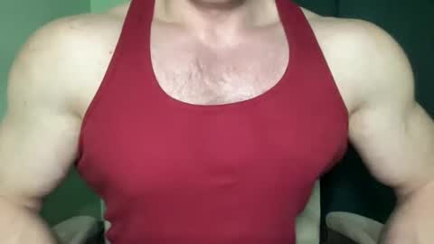 Snapshot of mrbiceps_23 chatting on February 3, 8:57 pm Mrbiceps23 online show from February 3, 8:57 pm