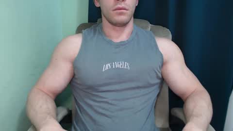 Snapshot of mrbiceps_23 chatting on February 14, 8:21 am Mrbiceps23 online show from February 14, 8:21 am